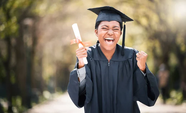 Portrait Young Woman Cheering Graduation Day — 스톡 사진