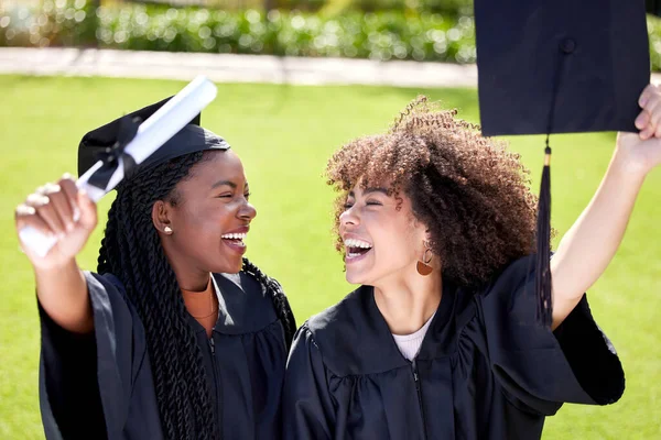 Shot Two Young Women Celebrating Graduation — Stok fotoğraf