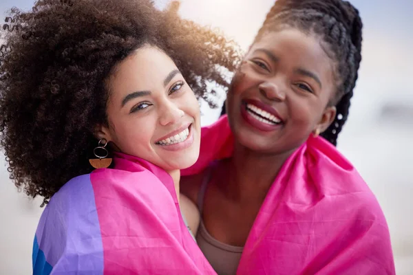 Shot Two Young Women Spending Time Together Outdoors — Stock fotografie