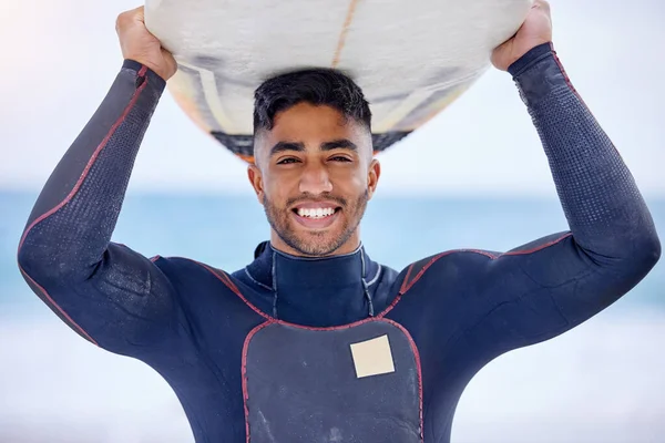 Portrait Handsome Young Man Carrying Surfboard Beach — Fotografia de Stock