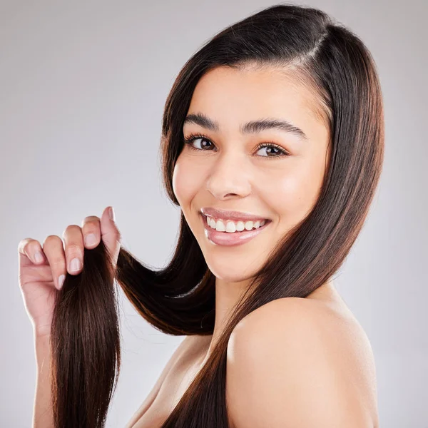 Studio Shot Young Woman Beautiful Long Hair — Foto Stock
