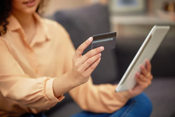 Shot Woman Holding Credit Card While Using Digital Tablet Home — Stok fotoğraf