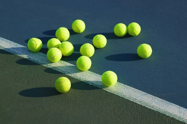 Shot Empty Tennis Court Tennis Balls Day — Stockfoto