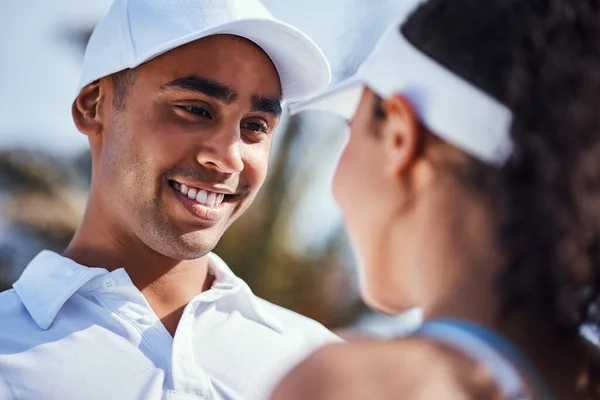 Shot Young Couple Standing Together Game Tennis — Stockfoto