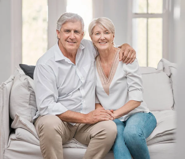 Shot Senior Couple Relaxing Sofa Home — Photo