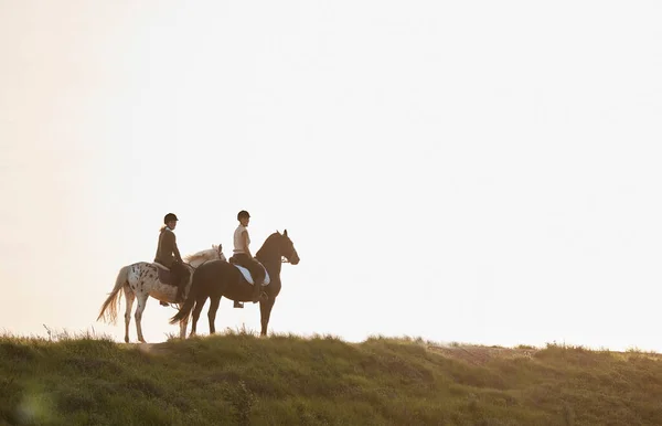 Shot Two Young Women Out Horseback Riding Together — ストック写真