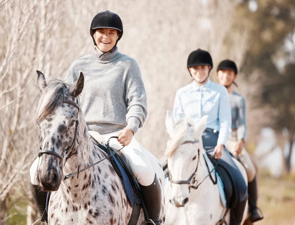 Shot Three Attractive Young Women Horse Riding Farm — Stok fotoğraf