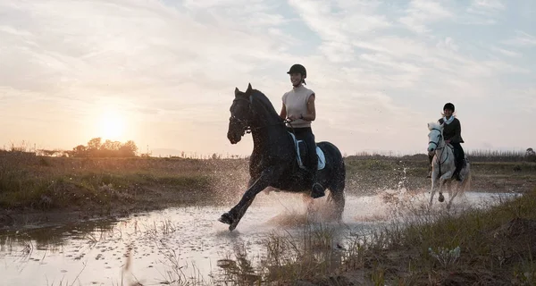 Shot Two Young Women Out Horseback Riding Together — ストック写真