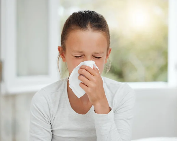 Shot Little Girl Blowing Her Nose While Sick Bed Home — Stock Photo, Image