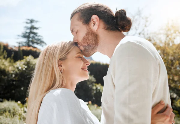 Shot Affectionate Couple Standing — Photo