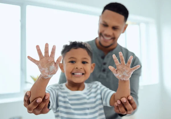Shot Adorable Little Boy Washing His Hands Help His Father — Stockfoto