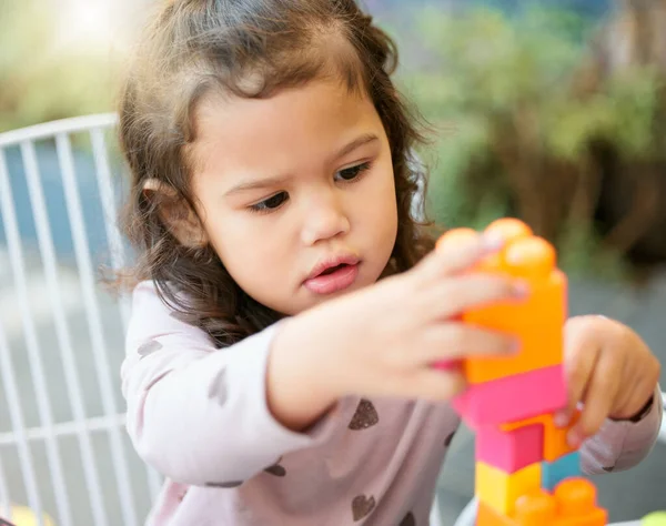 Shot Adorable Little Girl Playing Building Blocks — Photo