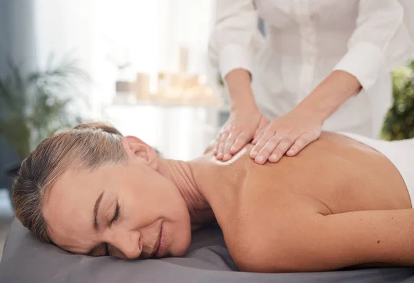 Shot Mature Woman Enjoying Relaxing Back Massage Spa — Zdjęcie stockowe