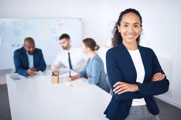 Portrait Confident Smiling Mixed Race Businesswoman Leaning Desk Boardroom Arms — Stok fotoğraf