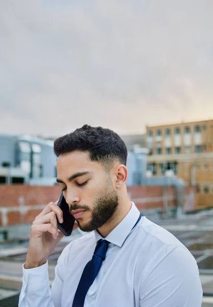 Shot Depressed Businessman Making Phone Call Using His Smartphone — Fotografia de Stock