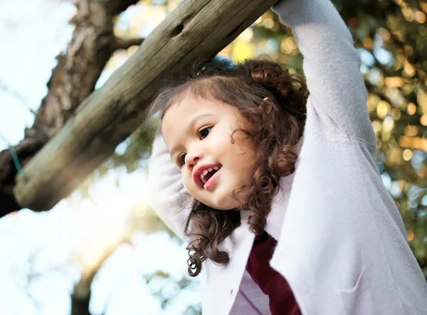 Shot Adorable Little Girl Playing — ストック写真