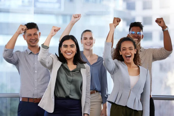 Portrait Group Young Businesspeople Cheering Modern Office — Foto Stock