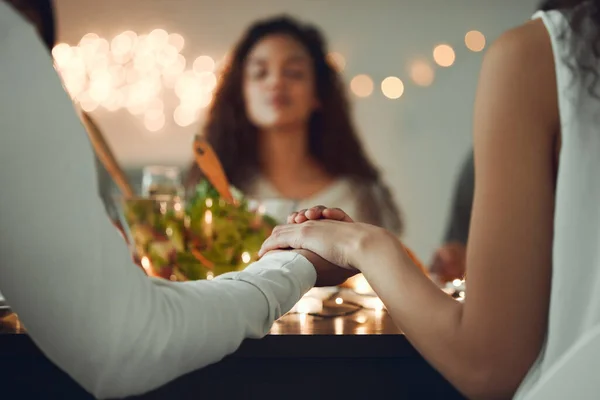 Foto Amigos Negocios Disfrutando Una Reunión Social Interior —  Fotos de Stock