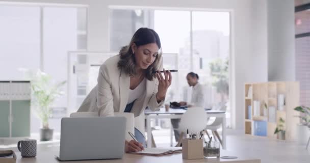 Mujer Negocios Hablando Por Teléfono Escribiendo Notas Diseñador Creativo Gerente — Vídeos de Stock