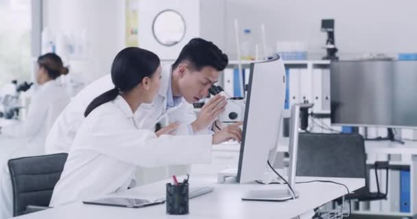 Team Laboratory Scientists Celebrating High Five Gesture Genetic Medical Research — Vídeos de Stock