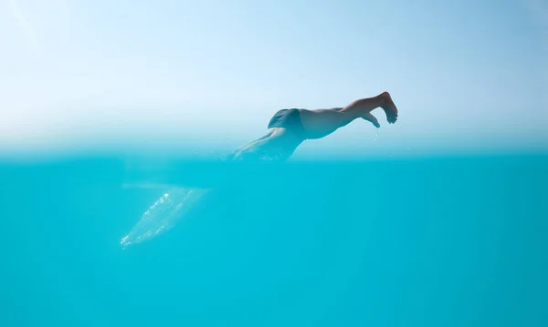 Unrecognisable Man Diving Olympic Pool — Photo