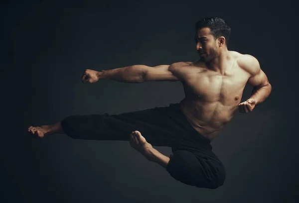 Full Length Shot Unrecognisable Man Performing Martial Arts Kick Studio — ストック写真