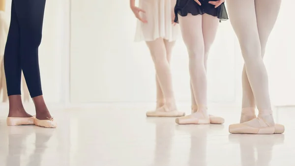 Group Unrecognizable Ballet Dancers Rehearsal Studio — Foto Stock