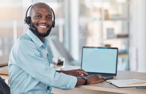 Young Male Call Center Worker — Stockfoto