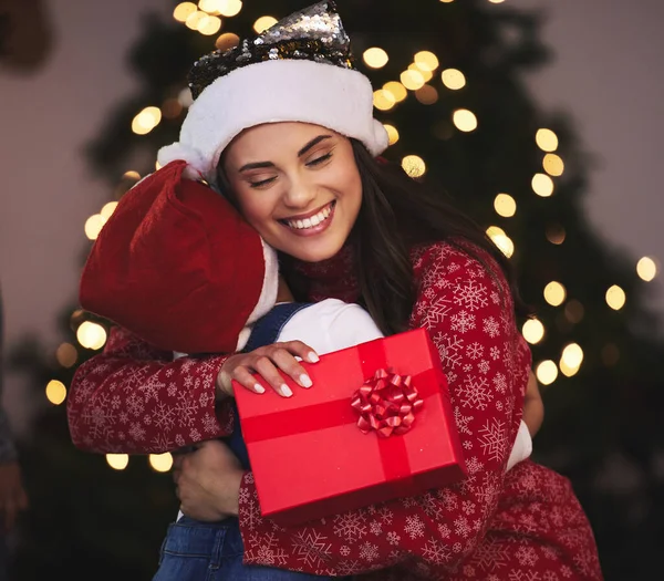 Young Mother Daughter Exchanging Christmas Gifts Home — Stock Fotó