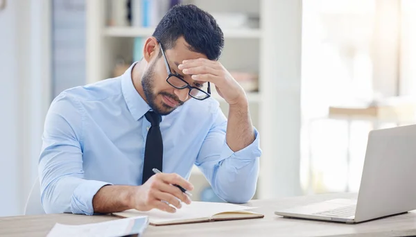 Young Businessman Experiencing Headache Work — Fotografia de Stock
