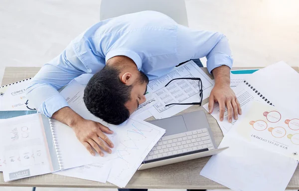 Homem Negócios Dormindo Uma Soneca Devido Excesso Trabalho — Fotografia de Stock