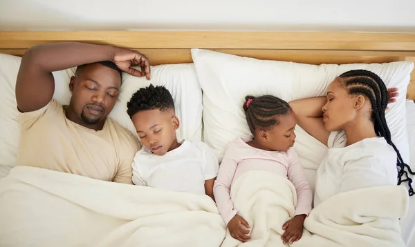 Family Sleeping Bed Home — Stock Photo, Image