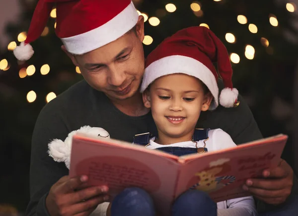 Young Father Daughter Reading Book Christmas Time Home — Stock Fotó