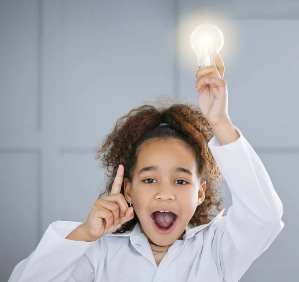 Cropped Portrait Adorable Little Girl Wearing Labcoat Holding Lightbulb Her — Stock Photo, Image