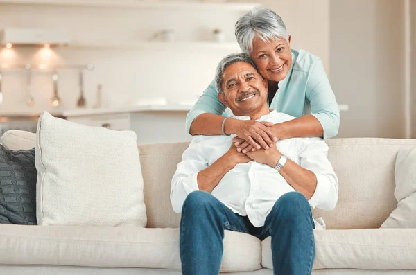 Happy Senior Couple Relaxing Sofa Home — 스톡 사진