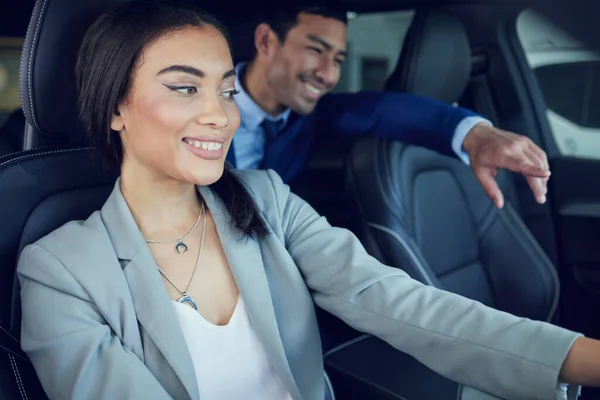 Attractive Young Woman Sitting New Car While Speaking Handsome Male — Stockfoto