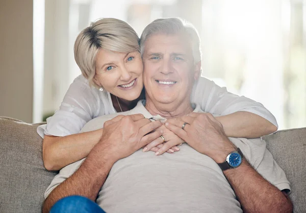 Mature Couple Sitting Couch Home — Photo