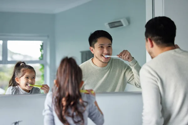 Father His Little Daughter Brushing Teeth Together Bathroom Home — Stock fotografie