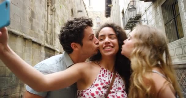 Video Footage Diverse Group Friends Standing Together Taking Selfies Cellphone — Vídeo de Stock