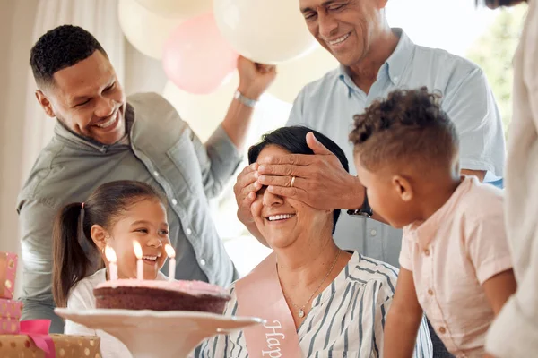 Family Surprising Mother Birthday Cake Home — Photo