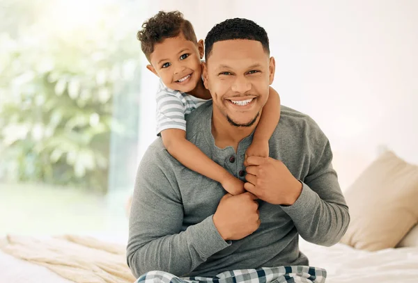 Portrait Young Father Son Bonding Together Home — Stock fotografie