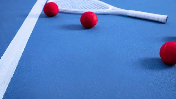 Multiple Tennis Balls Lying Blue Tennis Court — ストック写真