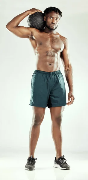 Studio Shot Athletic Young Man Posing Medicine Ball — Zdjęcie stockowe