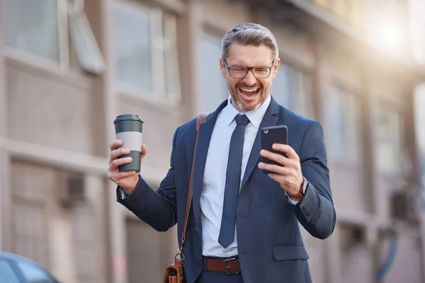 Mature Businessman Drinking Coffee While Using Phone City — Stockfoto