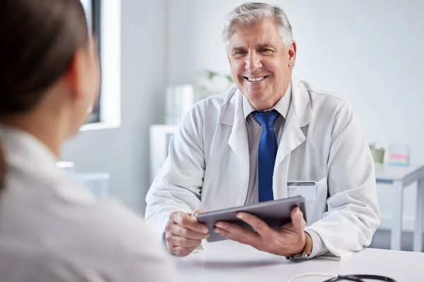 Mature Male Doctor Having Consultation Patient Clinic — Stock fotografie