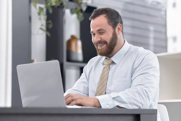 Young Businessman Working Laptop Office — Stock Photo, Image