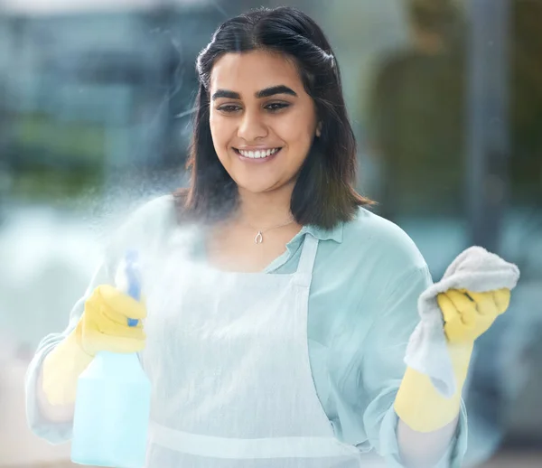 Woman Using Spray Bottle Cloth Clean Window — Foto Stock