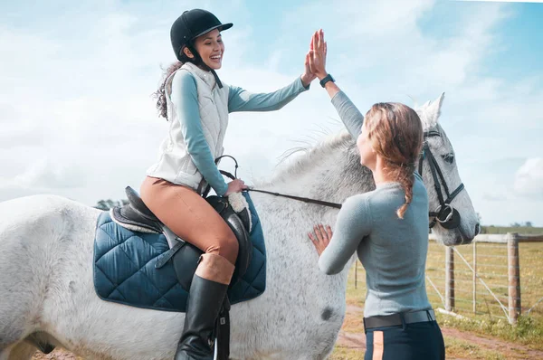 Attractive Woman Her Instructor Sharing High Five While Out Riding — Stok fotoğraf