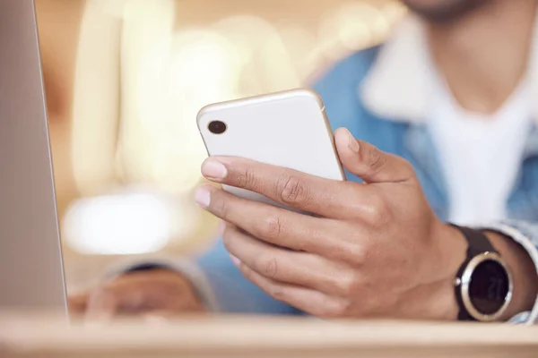 Man Using His Smartphone While Working Coffee Shop — Photo