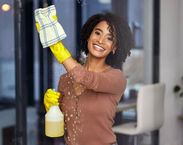 Young Woman Cleaning Windows Home — Stock Fotó